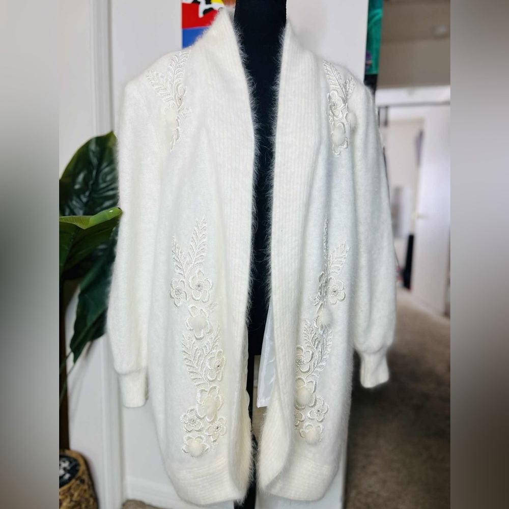 Belldini Cream Embroidered Cardigan 80’s